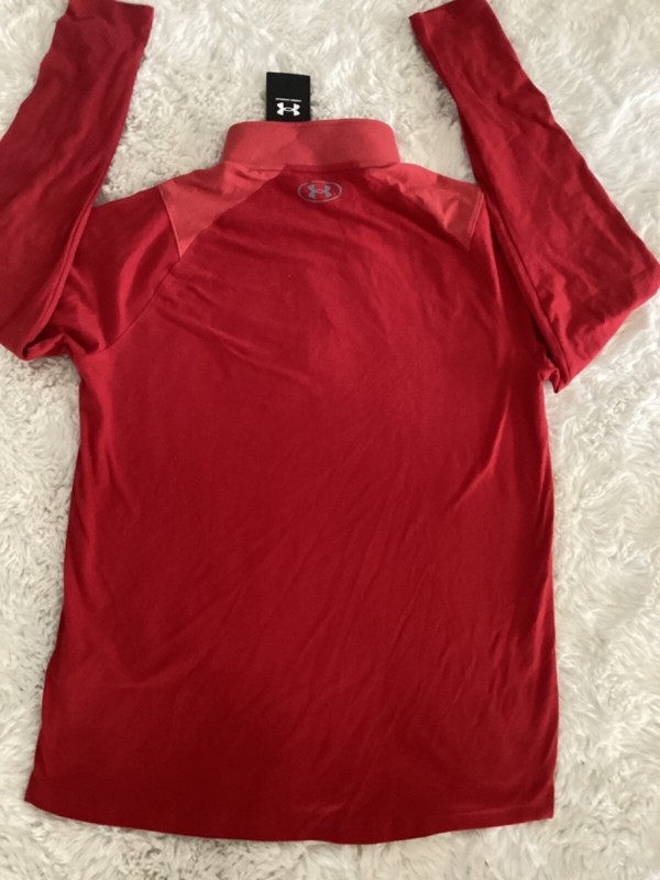 UNDER ARMOUR loose All Day Lightweight Wisconsin Collegiate ¼ Zip 5120770 $65 gallery