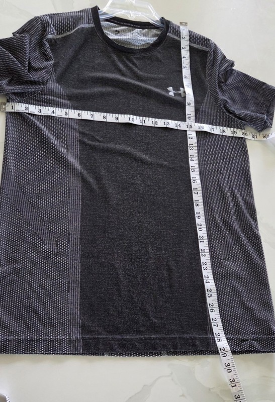Under Armour Threadborne Size MD Men's HeatGear T-Shirt – Carbon Heather/Black gallery