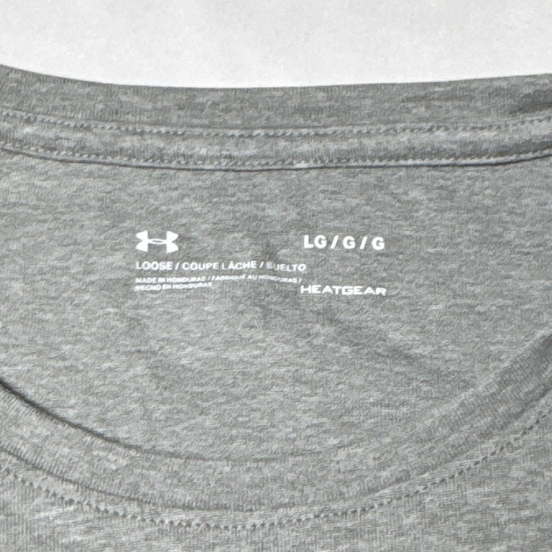 Under Armour HeatGear Men's L Gray Loose V-Neck Short Sleeve Logo Graphic Tee gallery