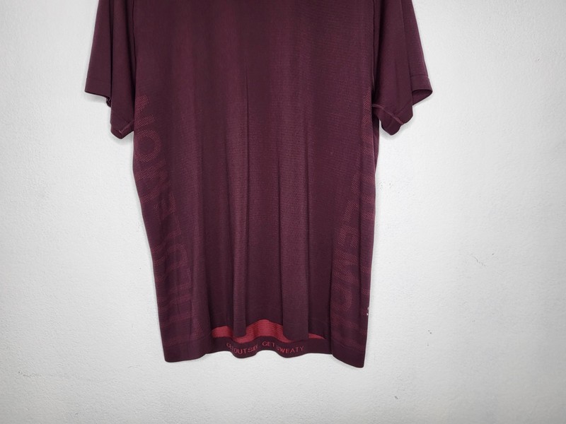 LULULEMON Metal Vent Tech Short Sleeve Top Men's Large Graphic Dark Red Adobe gallery