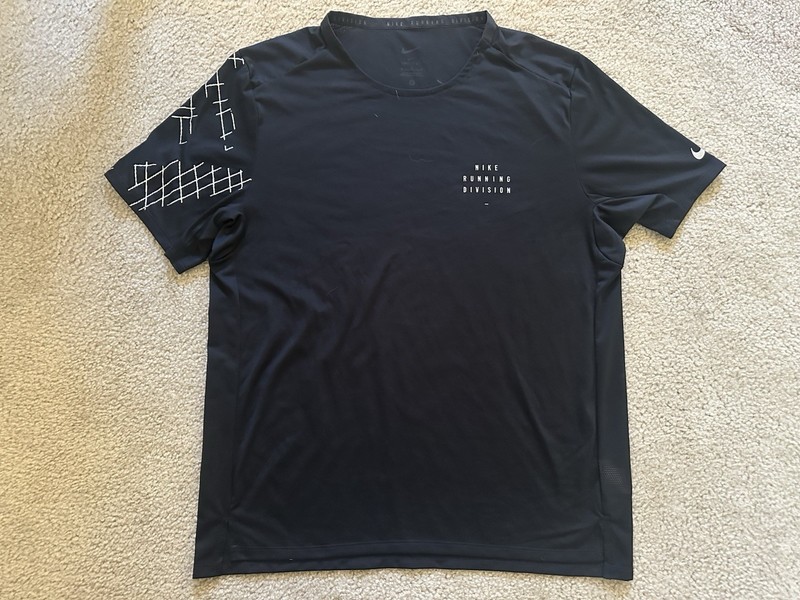 Nike Running Division Rise 365 Flash Dri Fit Shirt Top Men’s Medium DQ6545-010 gallery