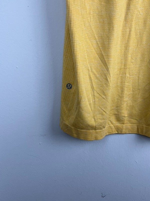 lululemon Men’s Performance Tee Yellow Raglan Size L 22x29 gallery