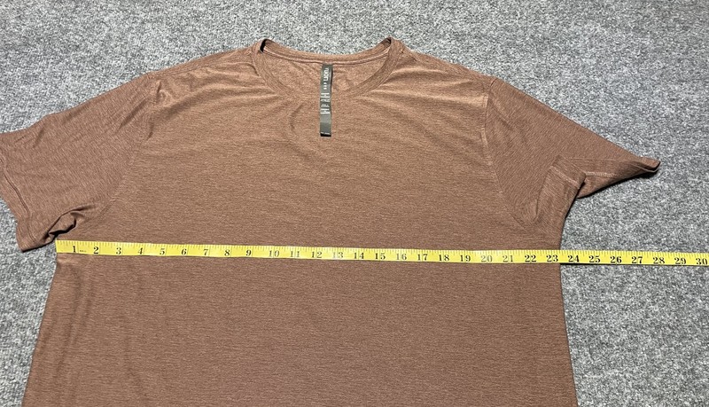 Vuori Men's XL Heather Brown Short Sleeve Crew Neck Performance Activewear gallery