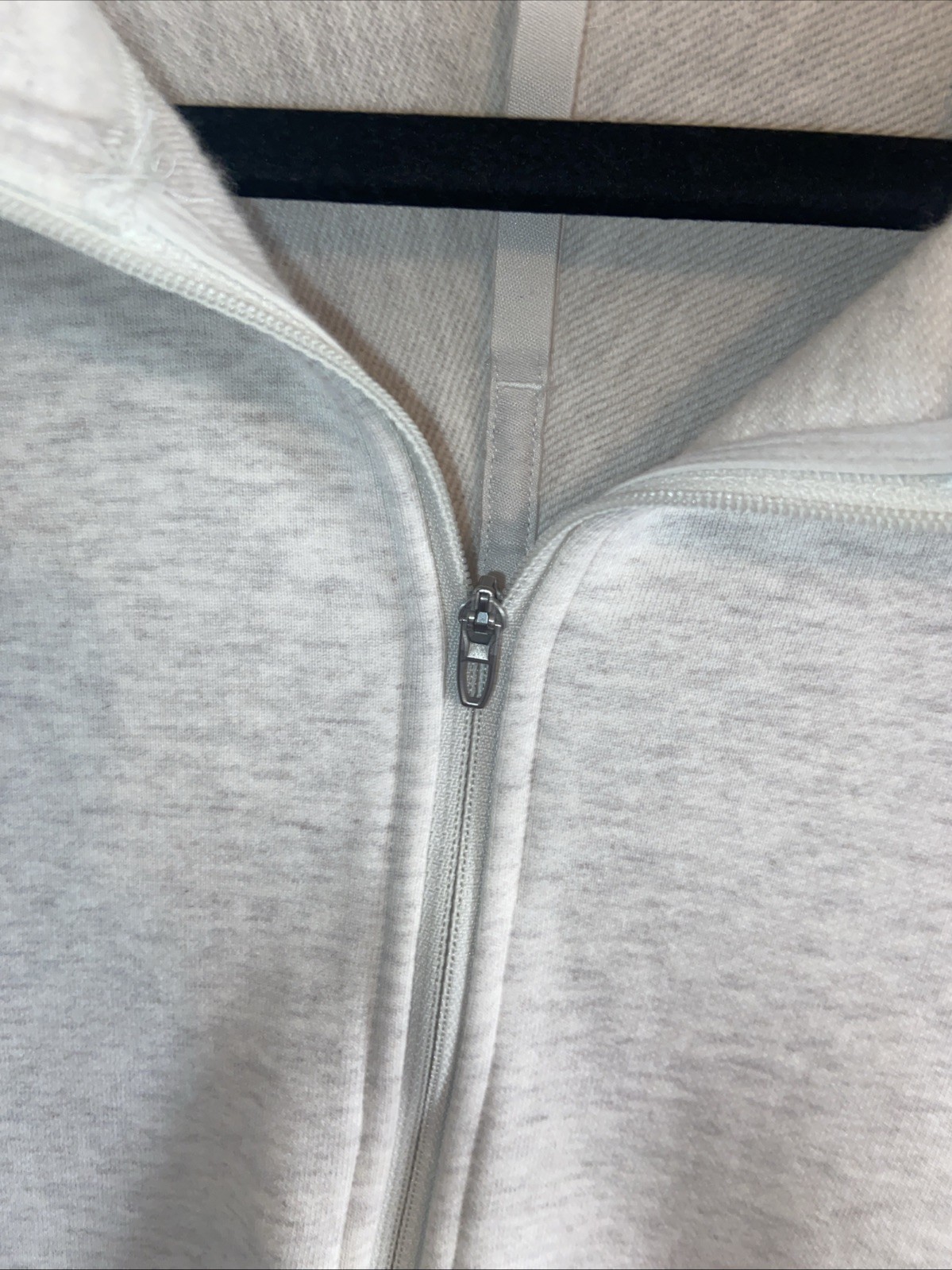 lululemon mens 1/4 Zip Front Sweat Shirt 2XL. Pit To Pit 28. Length 28. gallery