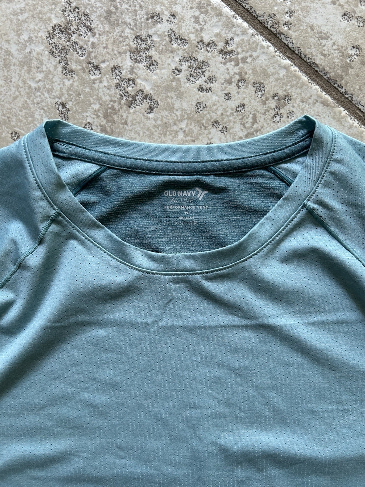 Old Navy- Men's Active Performance Vent Short Sleeve Shirt, Go Fresh, Size M gallery