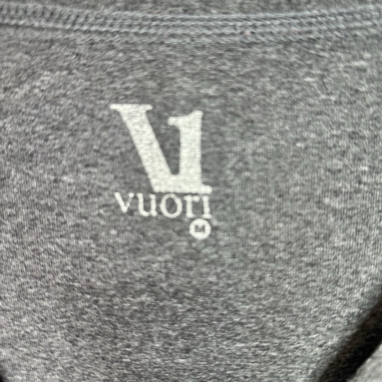 Vuori Long Sleeve Performance Shirt Mens Medium Gray Athletic Gym Training Top gallery