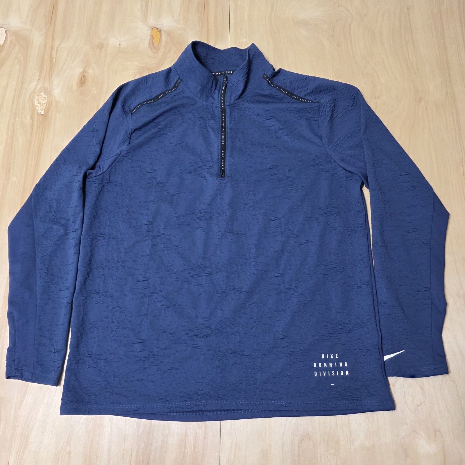 NIKE DRI FIT ELEMENT RUN DIVISION MEN RUNNING HALF ZIP TOP NAVY BLUE SIZE XL gallery