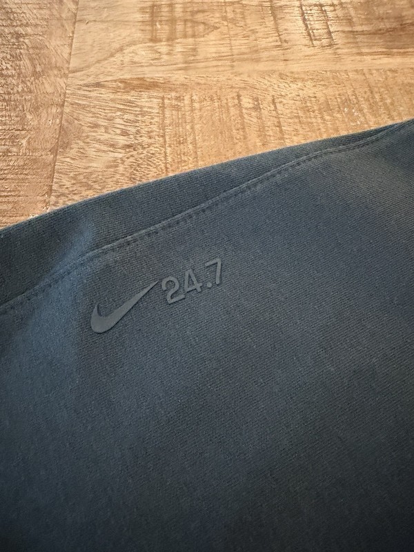 NWT Nike 24.7 ImpossiblySoft Dri-Fit 1/2 Zip Pullover HQ6953-390 gallery