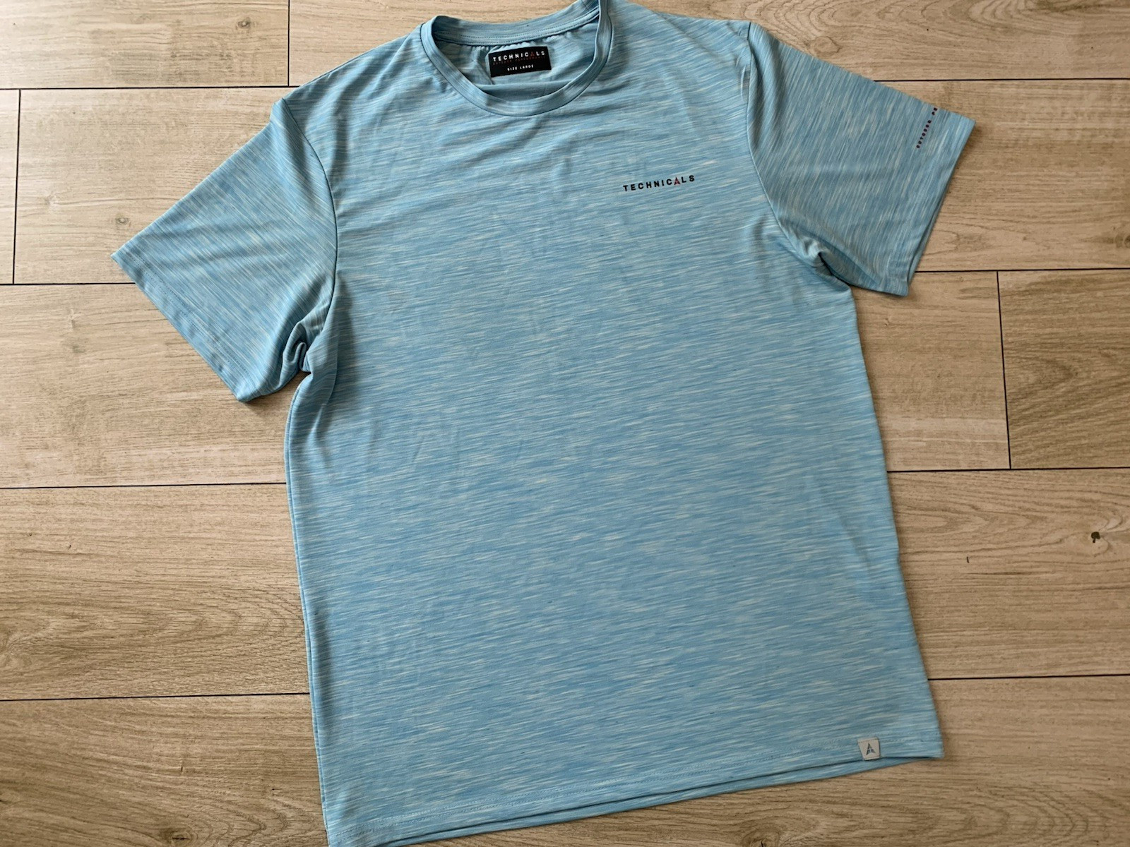 Breathable TECHNICALS Outdoor Performance T-SHIRT (L) gallery