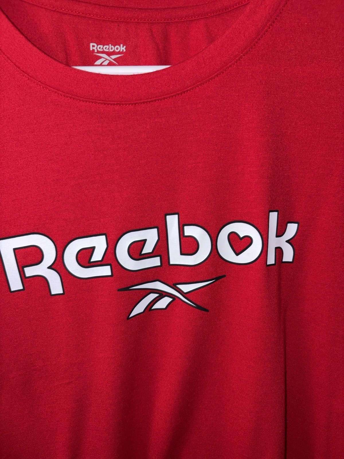 Reebok women’s Red Logo Graphic Print Crew Neck Short Sleeve T-Shirt Size M gallery