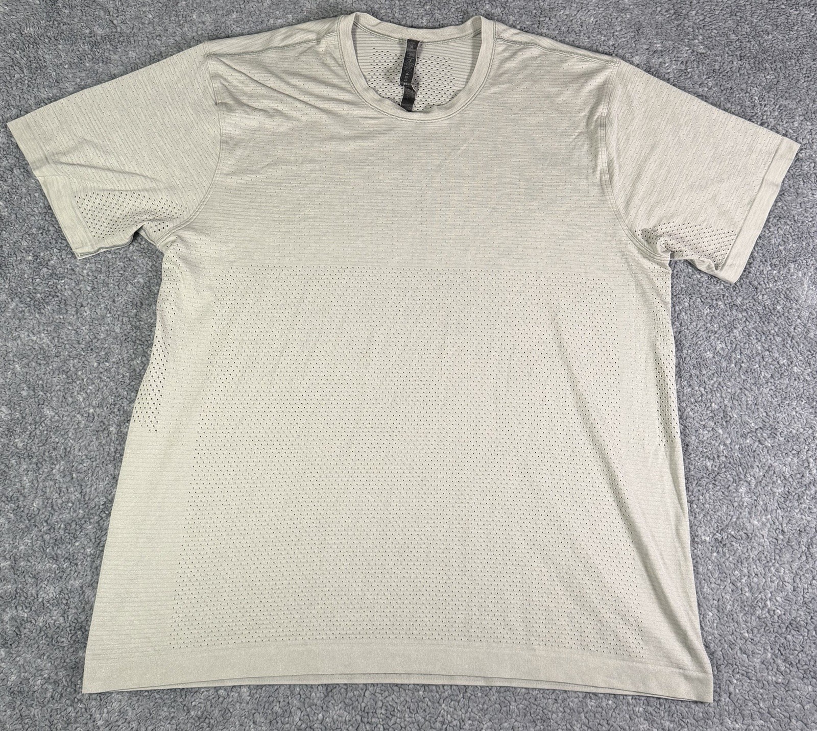 Lululemon Shirt Men 2XL XXL Gray Metal Vent Tech Breathe Short Sleeve Athletic gallery