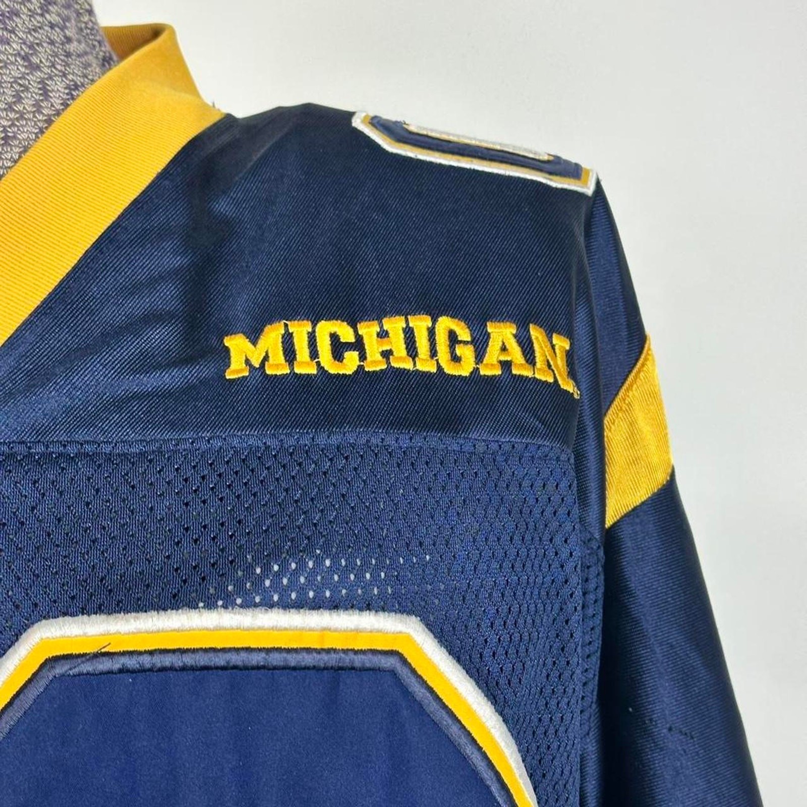 Vintage Pro Player Blue And Maize U Of Michigan Football Jersey Size XL gallery