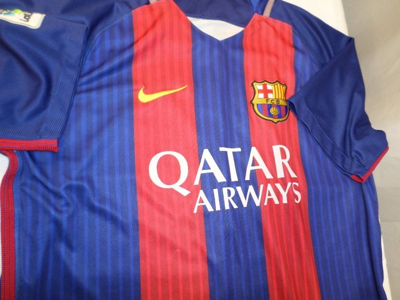 2016 NIKE QATAR AIRWAYS FCB LALIGA FC BARCELONA STRIPED BLUE/RED SHIRT MEDIUM gallery