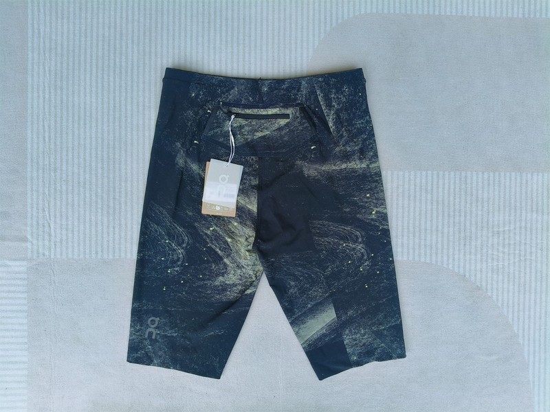 ON Running 2025 Pro Elite Team Race Half Tights Men's Size M gallery