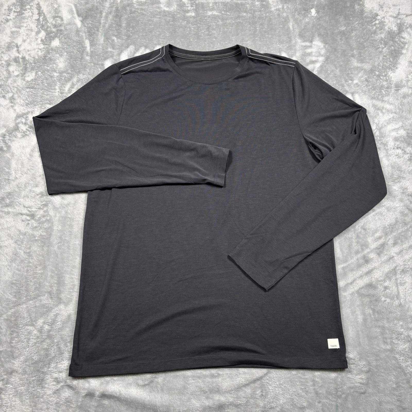Vuori Current Tech Crew Neck Long Sleeve Black T Shirt Men's Large White Stitch gallery