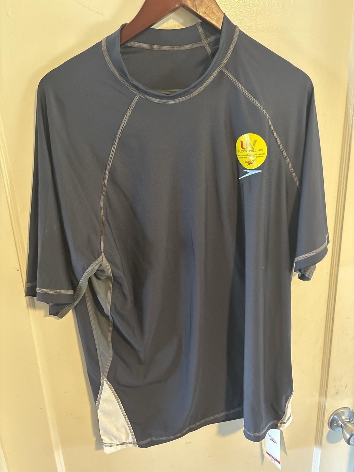 Speedo Men’s XL UV Block The Burn Short Sleeve Swim Shirt New With Tags gallery
