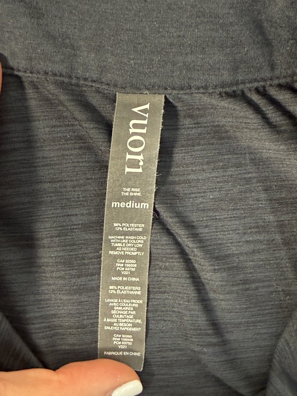 Vuori Ease Performance Half Zip 2.0 Pullover Men’s Size Medium Gray Activewear gallery