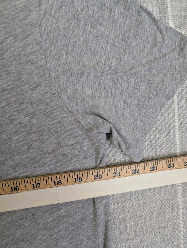 Peloton Logo Tee Shirt Mens Medium Gray Casual Classic Basic Workout gallery