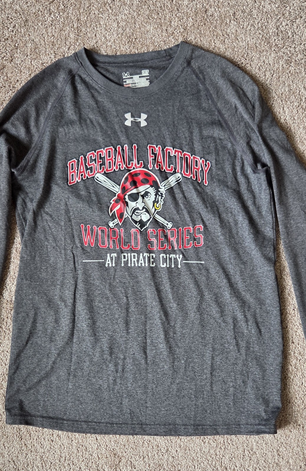 Under Armour Men's Baseball Factory Long Sleeve World Series Pirate City, Small gallery
