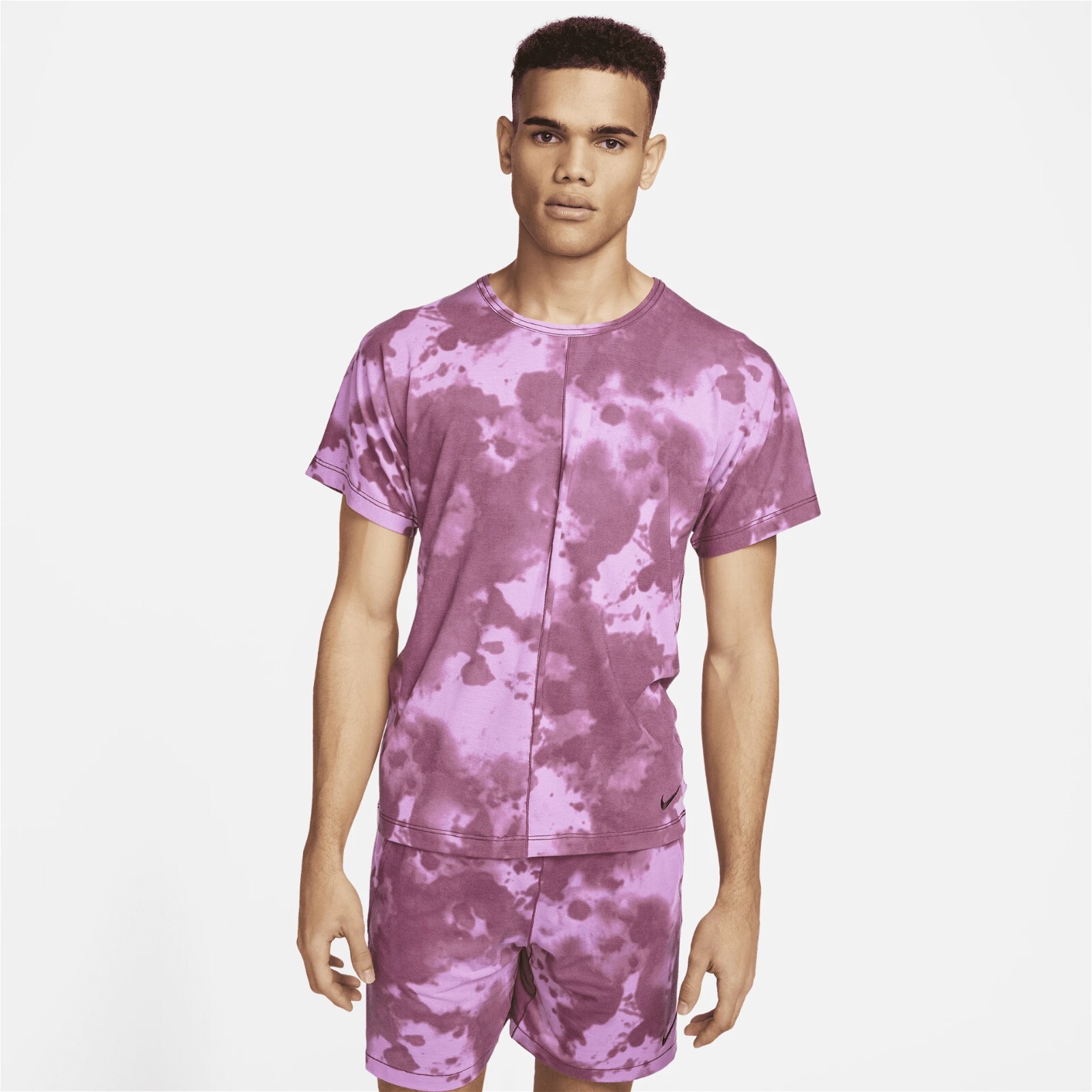 Nike Dri-FIT All Over Print Short-Sleeve Yoga Shirt Men’s Size Small DX0922-653 gallery