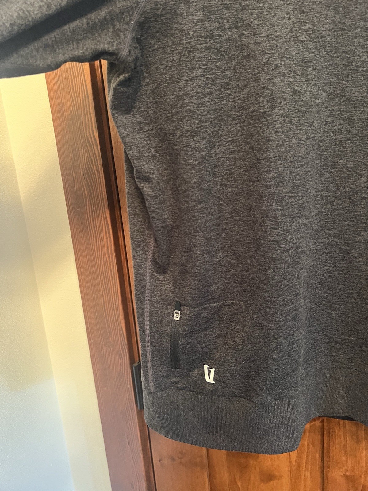 Vuori Men's Large Ponto Performance Crew Charcoal Heather Long Sleeve Pullover gallery