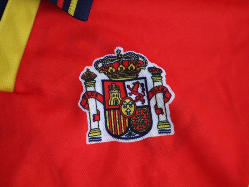 Spain Vintage 1990s Football Shirt #8 Luis Enrique Red Mens M gallery
