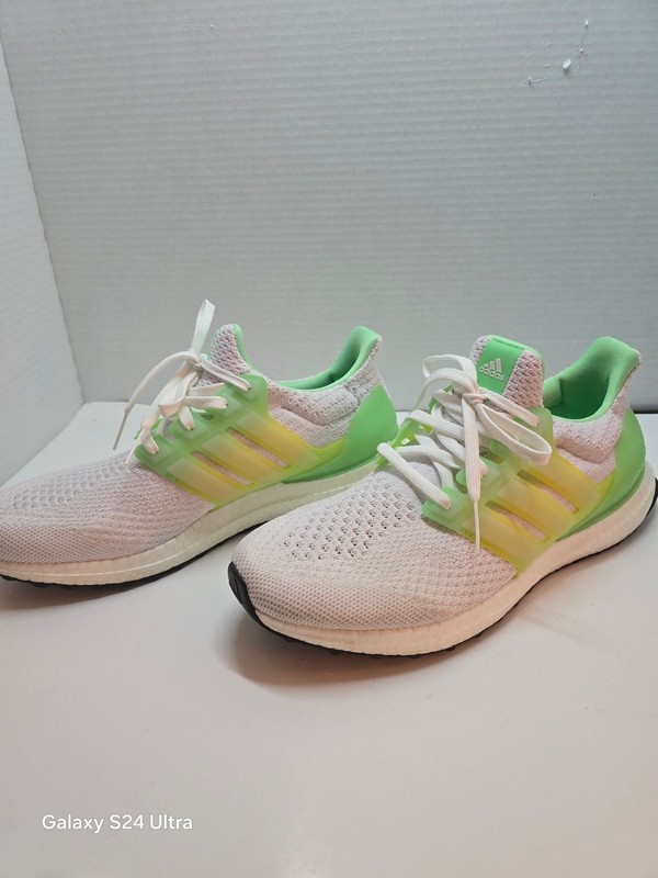 adidas Ultraboost 5.0 DNA White Beam Green gallery