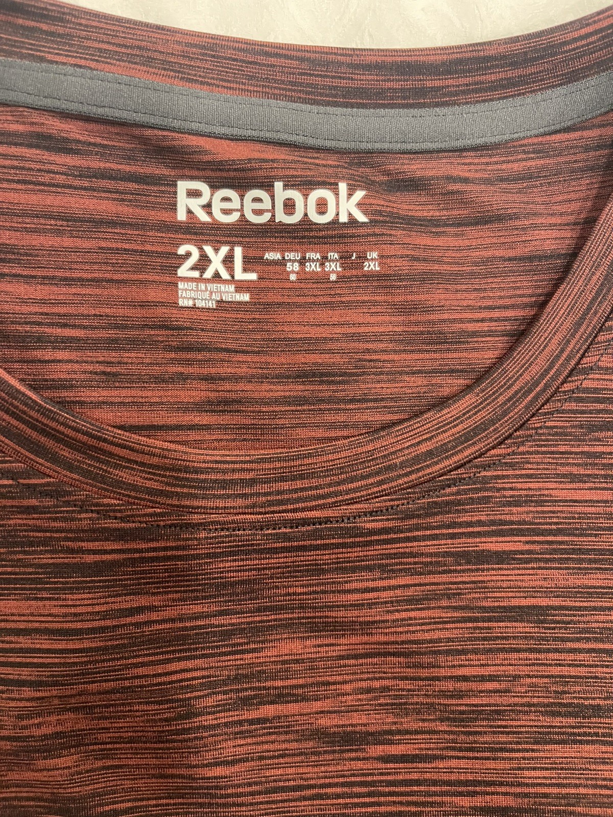 New with tag Reebok Men's Dark Red Black T-Shirt Size 2XL gallery