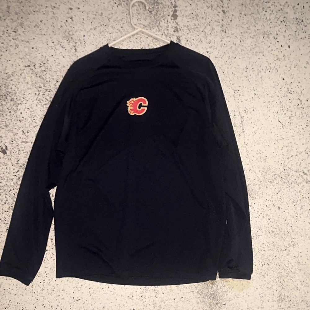 2000s Reebok RBK Calgary Flames Logo Black Long Sleeve Athletic T-Shirt Men’s M