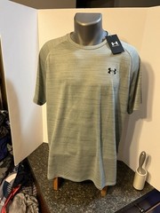 Under Armour T-Shirt Men’s Sage Green Striped – Polyester – Large – NWT