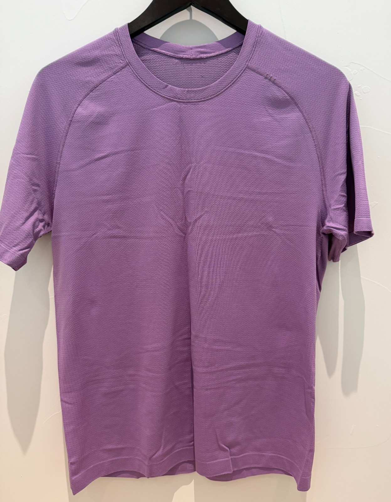 Lululemon Metal Vent Tech Short Sleeve Shirt (Purple - Size Medium) gallery