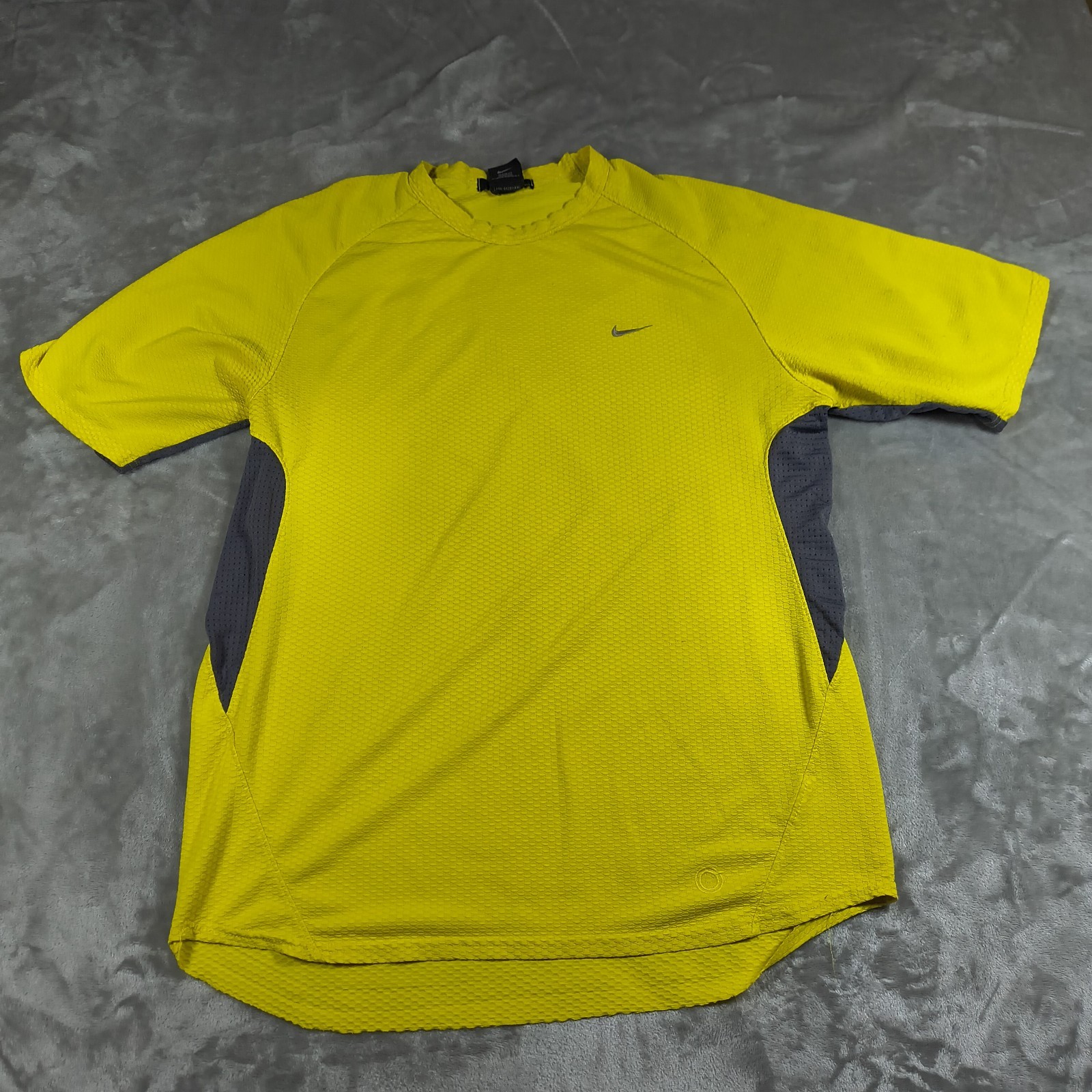 Vintage Nike Sphere Shirt Mens Medium Colorblock Performance Gym Hiking Run gallery