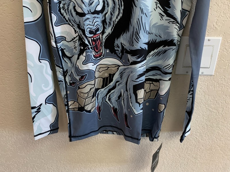 LAFROI Men's Long Sleeve UPF 50+ Baselayer Wolf Size M NWT gallery