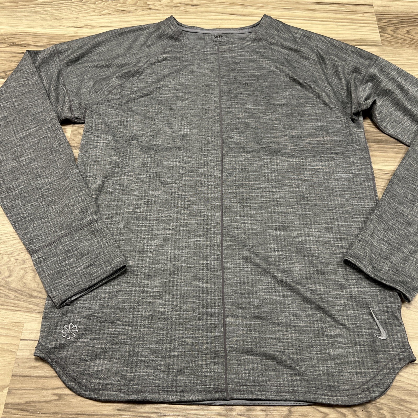 Nike YOGA Dri-Fit Long Sleeve Cool Grey Knit Stretch Mens Medium FB7775-065 $85 gallery