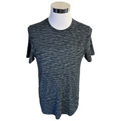 Under Armour The Seamless T-Shirt Mens Medium Gray Athletic Short Sleeve