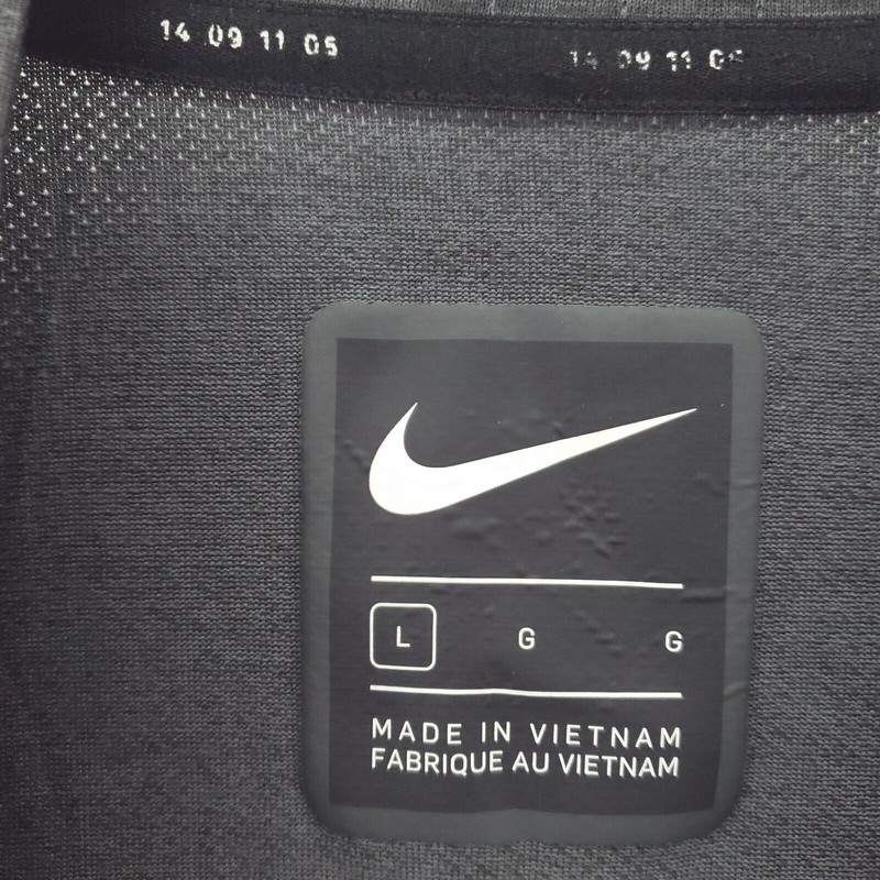 Nike Shirt Men Large Gray Round-Neck 14 09 11 05 Classic Pullover gallery