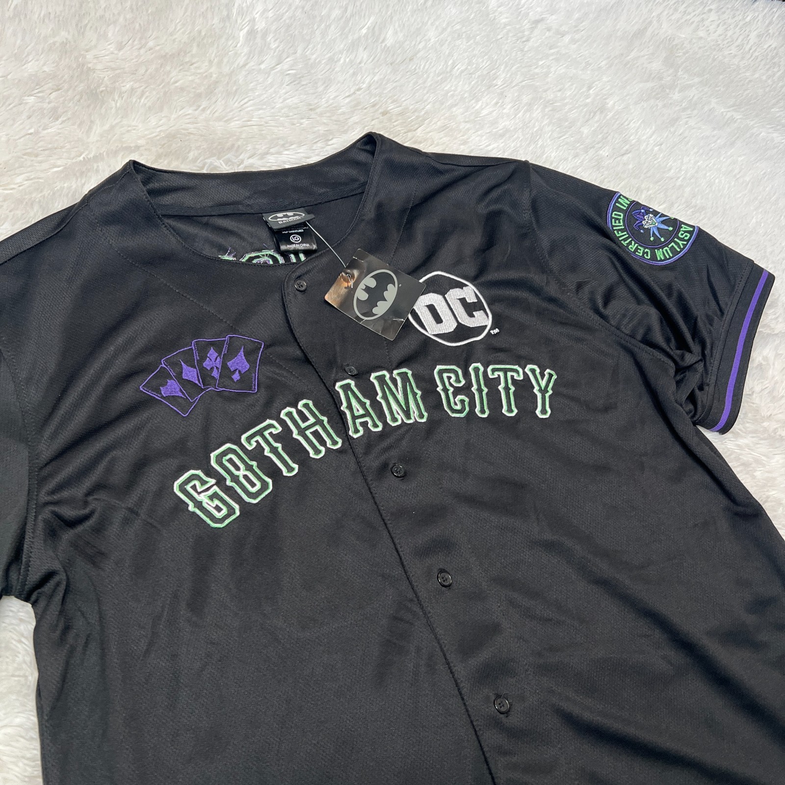 DC COMICS BATMAN / THE JOKER GOTHAM CITY JERSEY SIZE L gallery