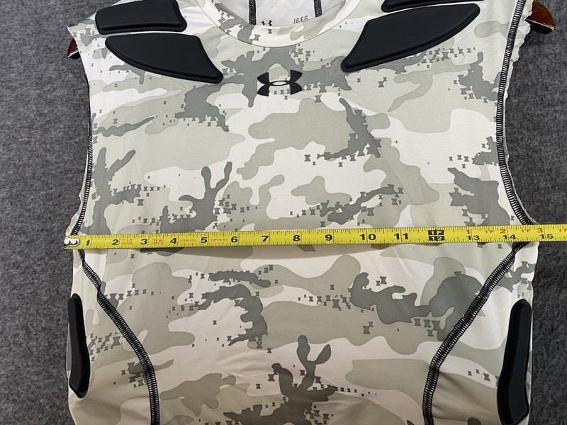 SEE PICS Under Armour Compression Army Of 11 HeatGear Men’s Sz Large Camo Shirt gallery