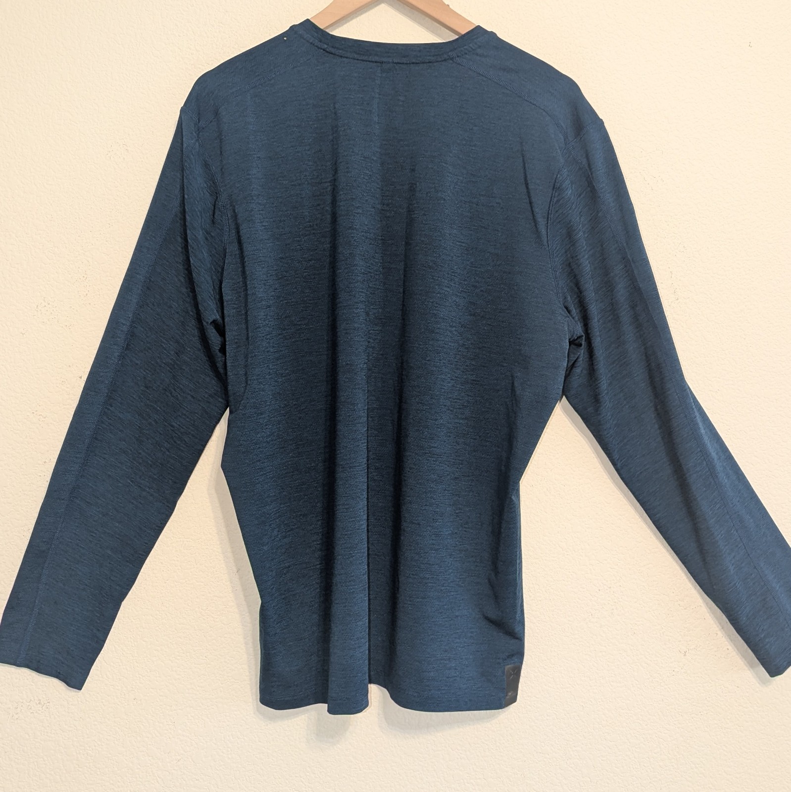 Ten Thousand Shirt Mens The Versatile Long Sleeve Activewear Size XL Blue gallery