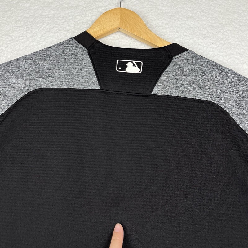 Majestic Therma Base Pittsburgh Pirates Size Large Pullover Team Issue gallery