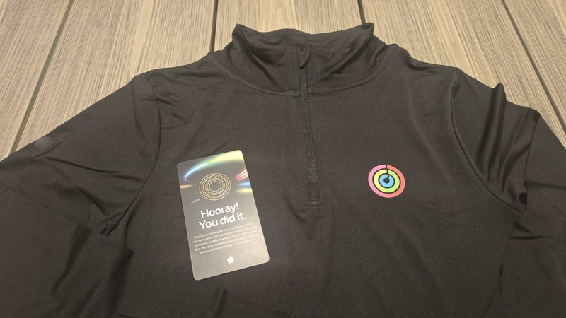 APPLE logo Employee Close Your Rings Challenge 1/4 zip Pullover Ladies S (Gold) gallery
