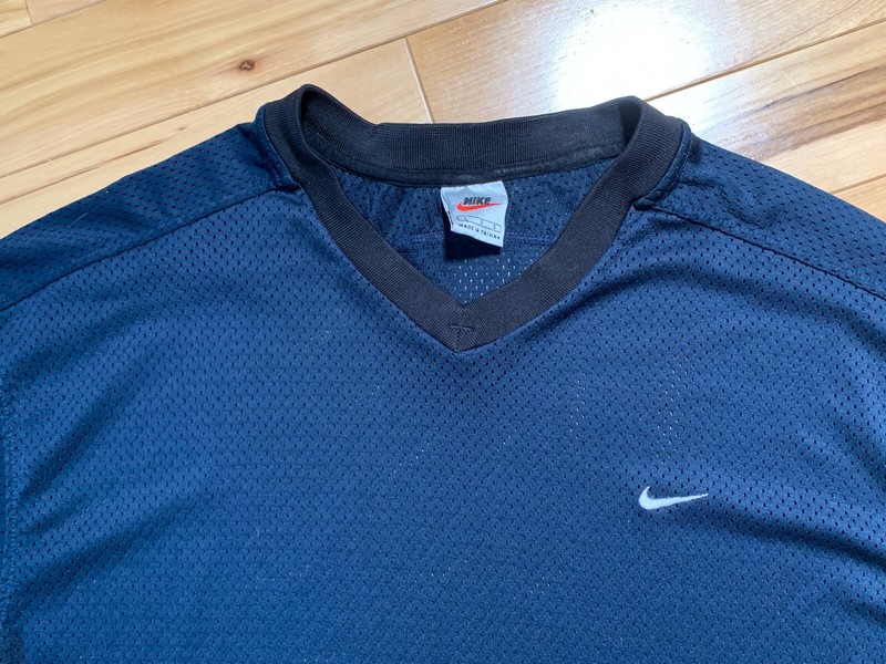 NIKE Navy Color V-Neck Activewear Pullover Short Sleeve Sz Large Men gallery