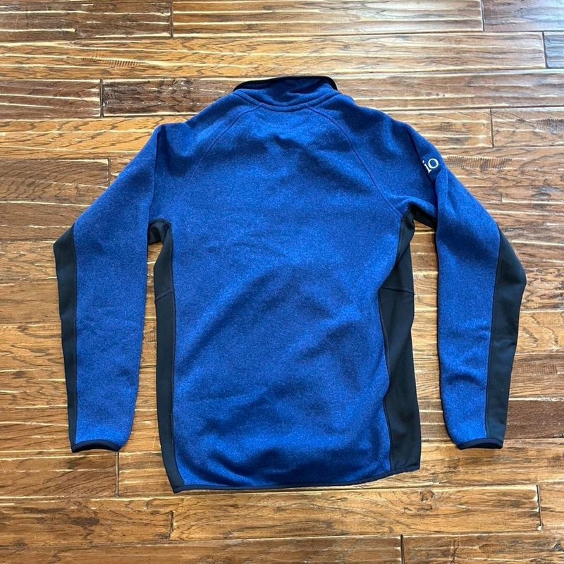 Patagonia Bundle 2 Set Med. Blue Quarter Zip Sweat Shirt and Sm. Green T-shirt gallery