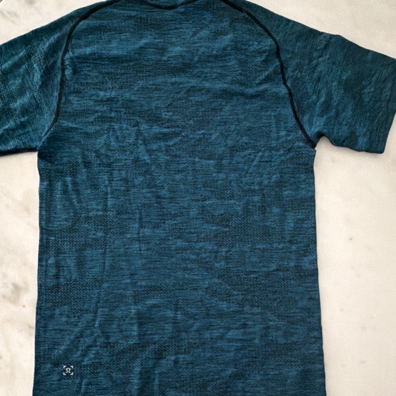 lululemon athletica Men's Blue Crew Neck T-Shirt L Stretch Breathable Logo gallery