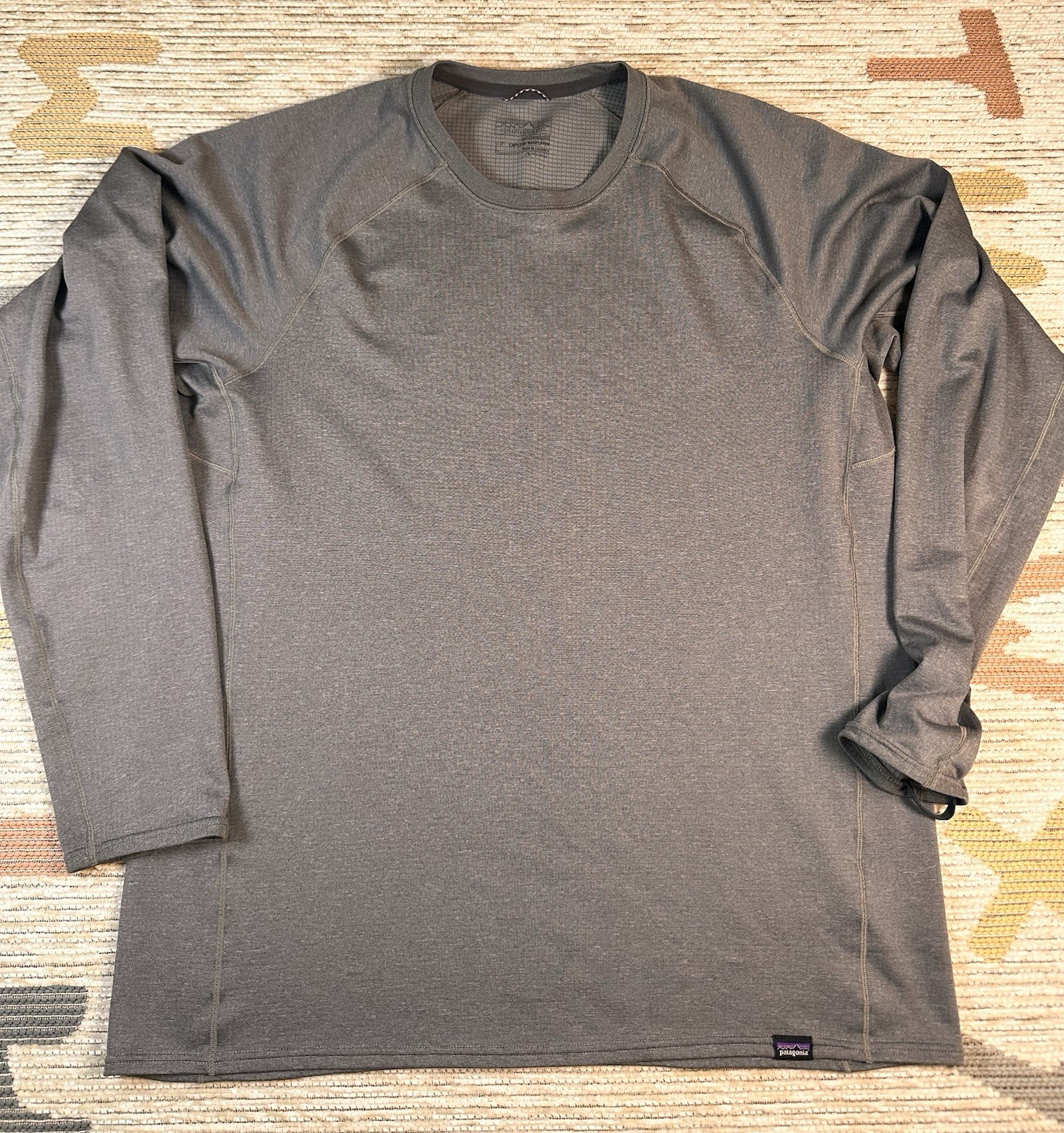 Patagonia Capilene Midweight Baselayer Mens Large Gray Crew Long Sleeve gallery