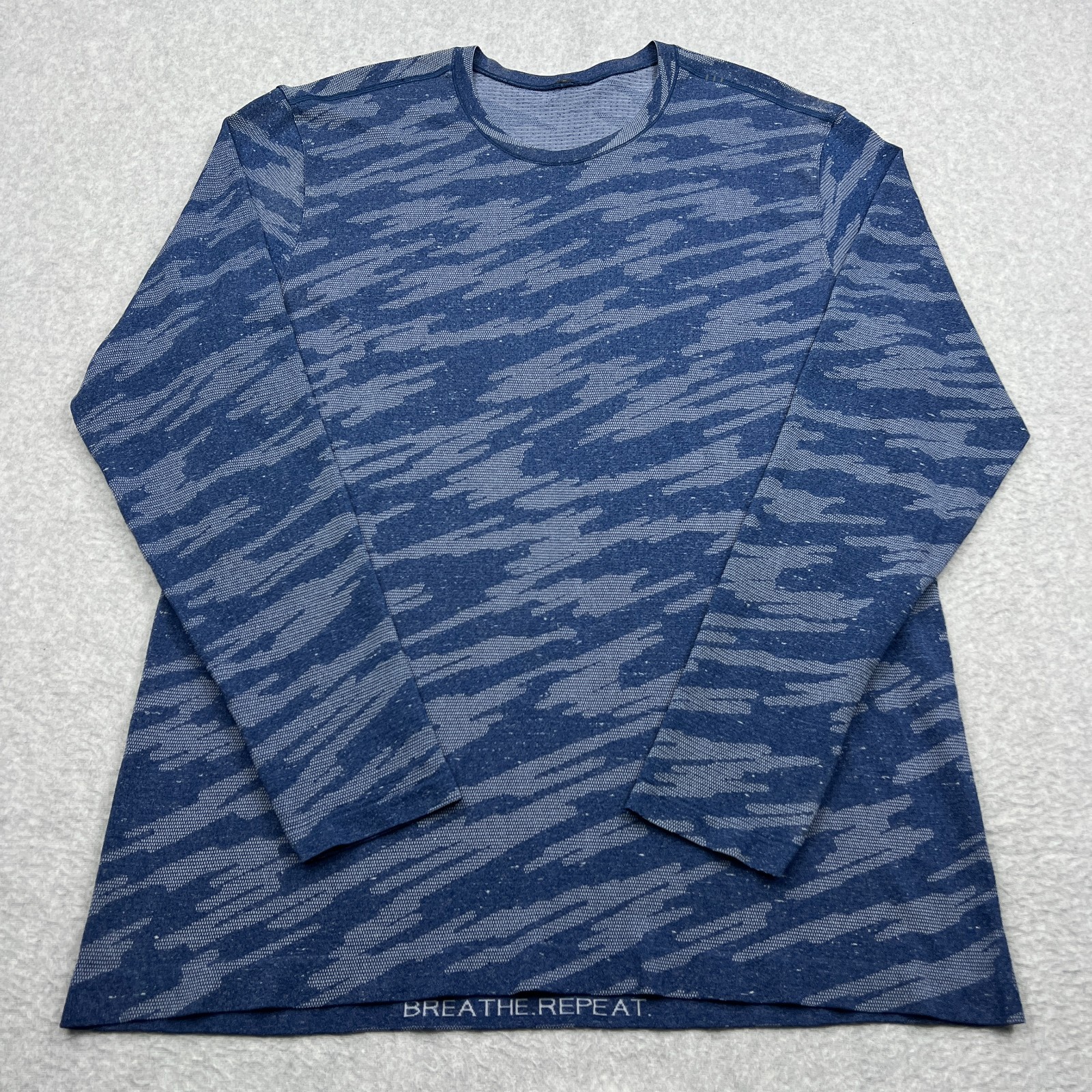 Lululemon Metal Vent Breathe Shirt Mens XL Blue Camo Mesh Performance Gym M3COPS gallery