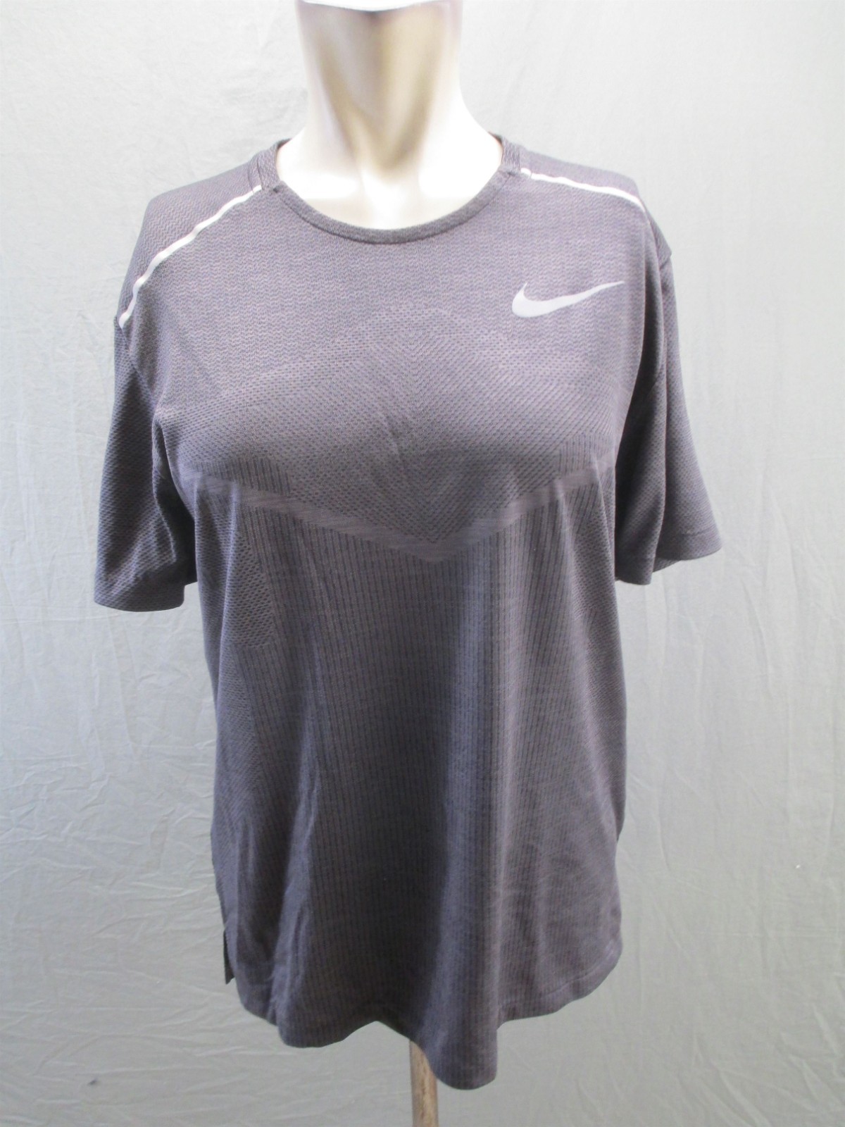 Nike Size M Mens Gray Short Sleeve Crew Neck Athletic Sport Dri Fit TShirt 896 gallery