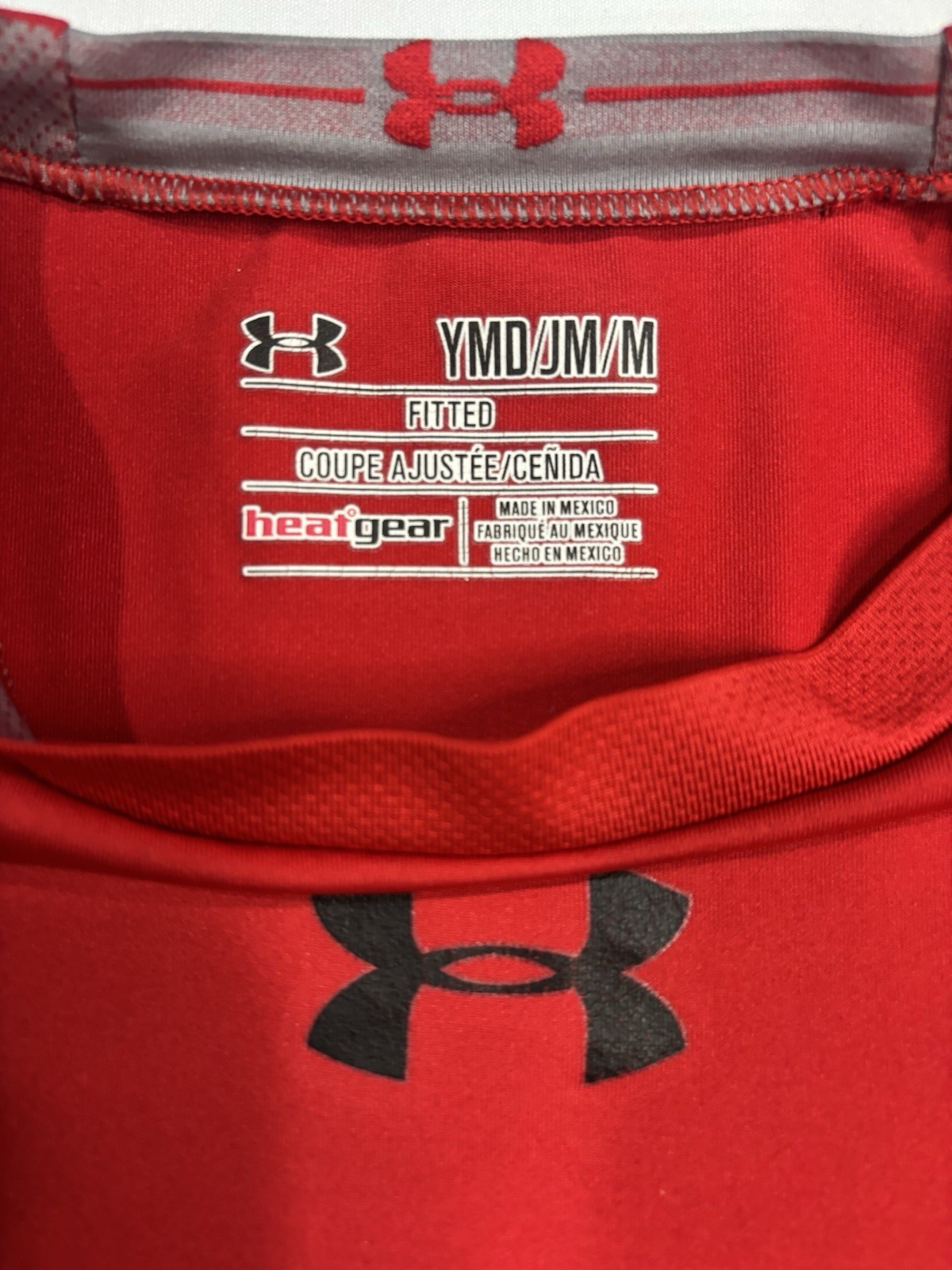 Under Armour Boys ( YOUTH)!Red Short Sleeve Crew Neck Fitted HeatGear UPF 50+ gallery