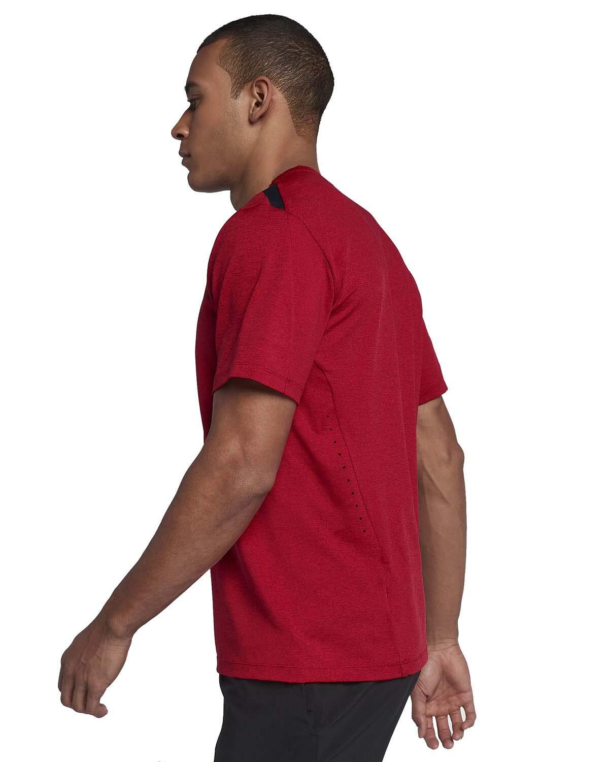 Nike Men's Dri-Fit Hyper Max Training Top gallery
