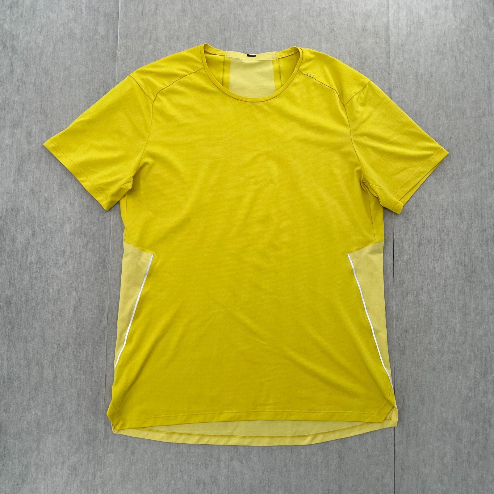 Lululemon Shirt Adult Medium Yellow Fast Free Tech Performance Reflective Mens M gallery